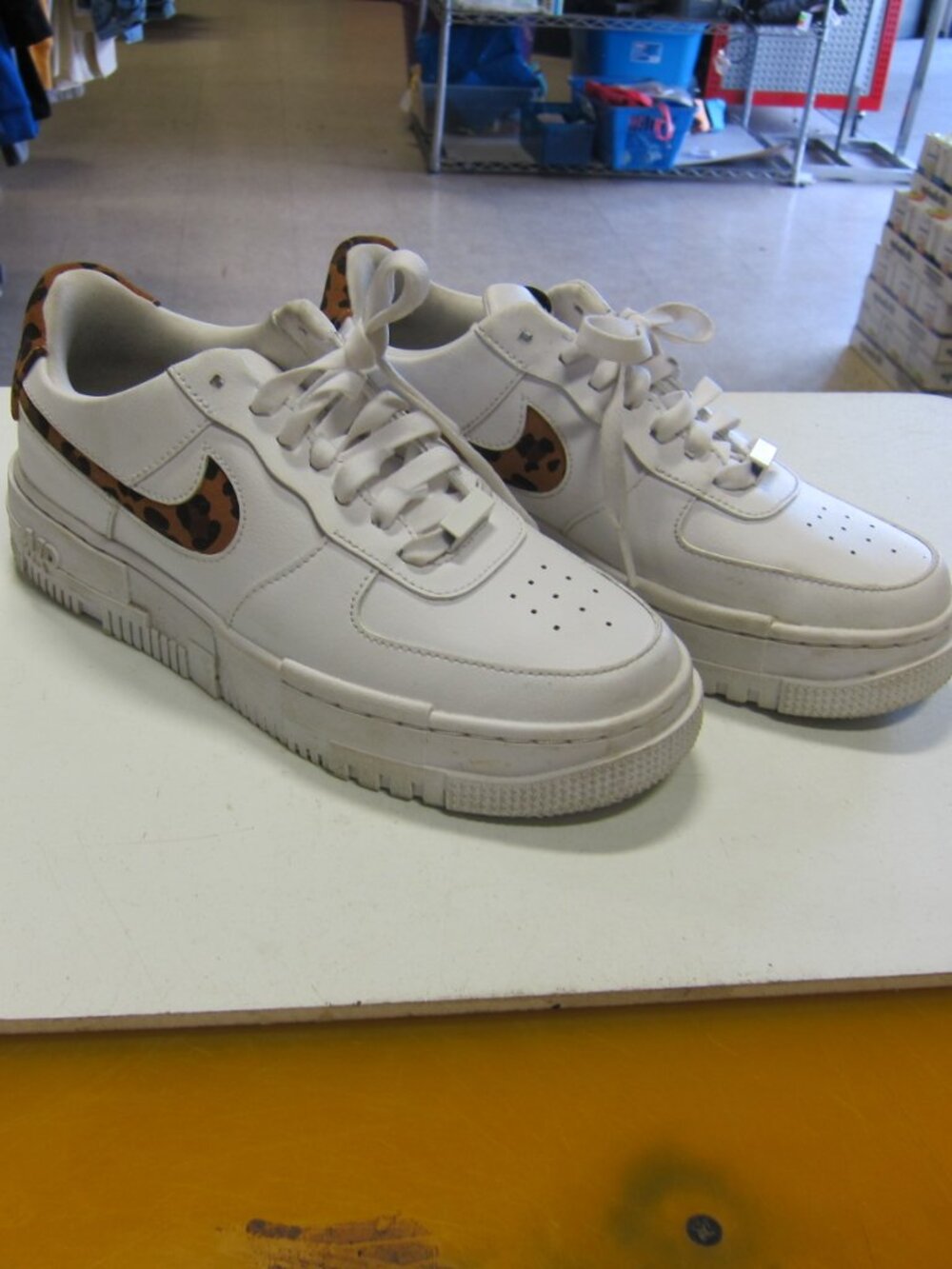 Nike Air Force 1 Low Pixel SE Women's 7.5 Leopard Print/White Shoe's CV8481-100